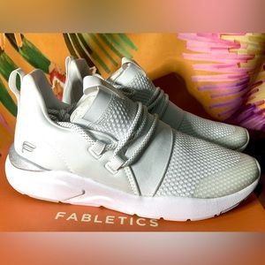 Fabletics Zuma Studio Sneakers lll Women's Size 7.5 Running Shoes WHITE New